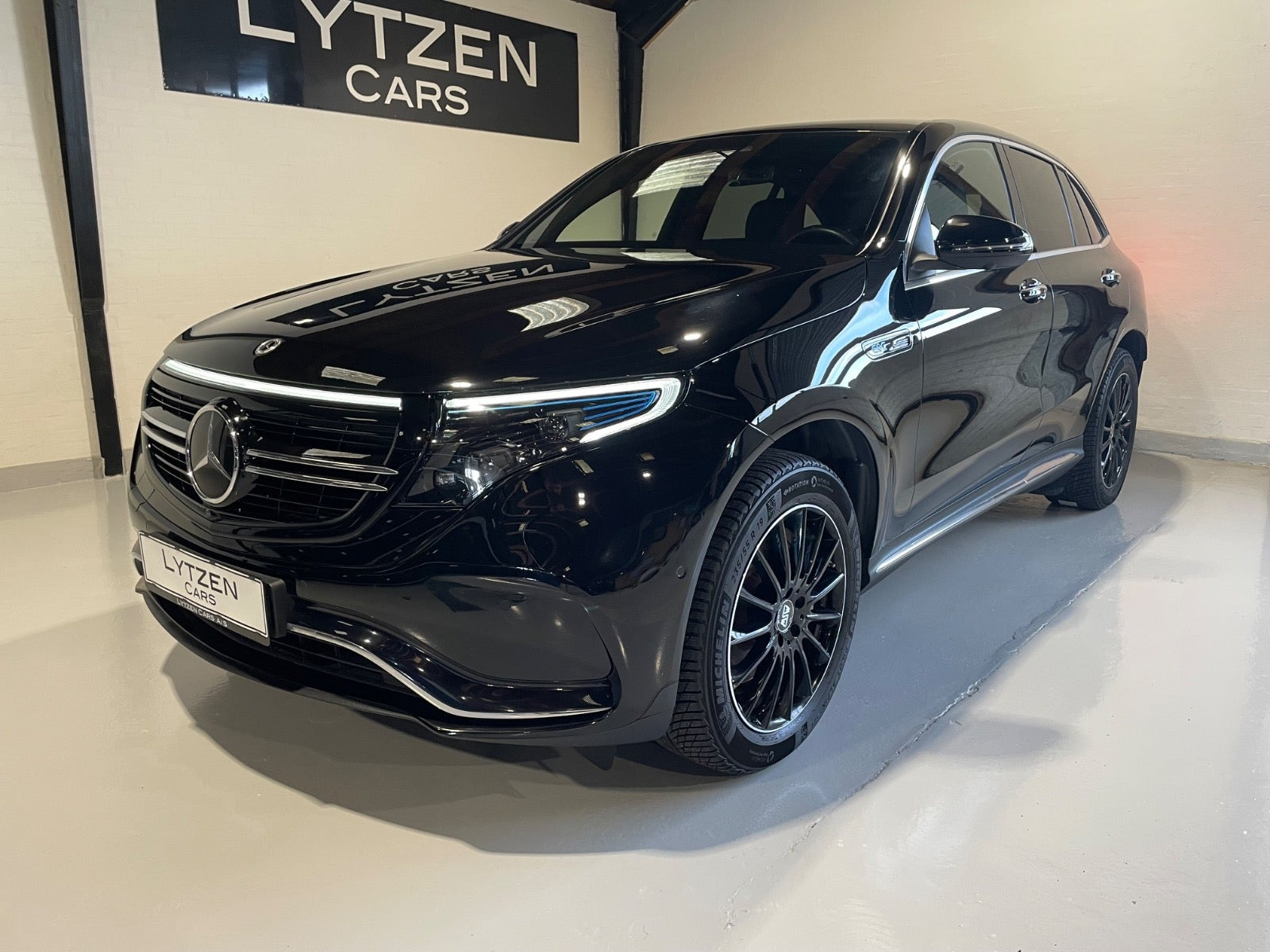 Sort Mercedes EQC400 fra 2022