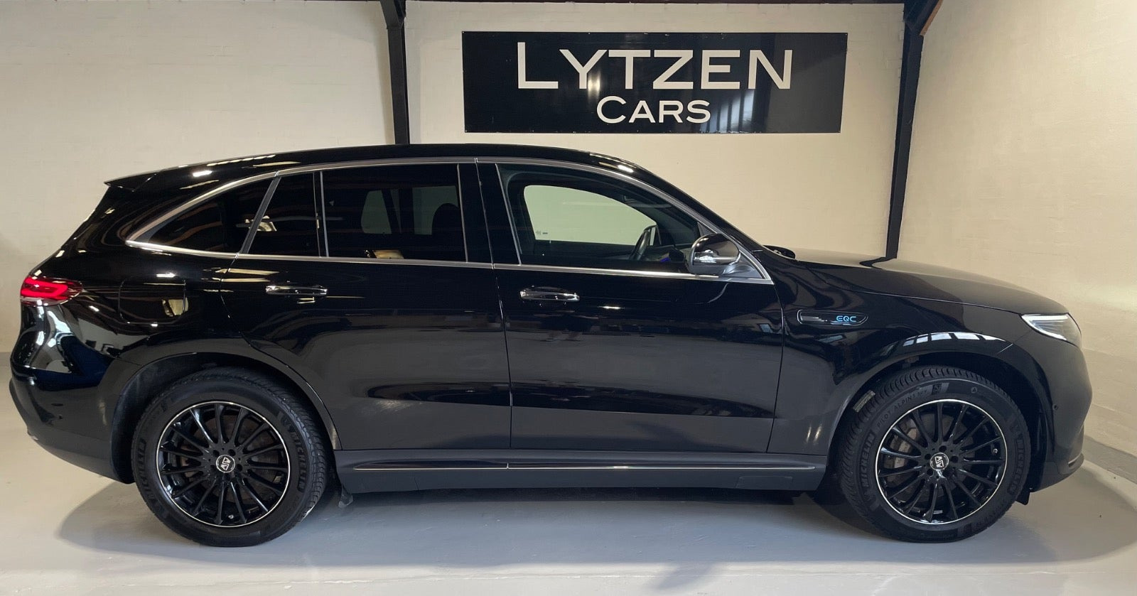 Sort Mercedes EQC400 fra 2022