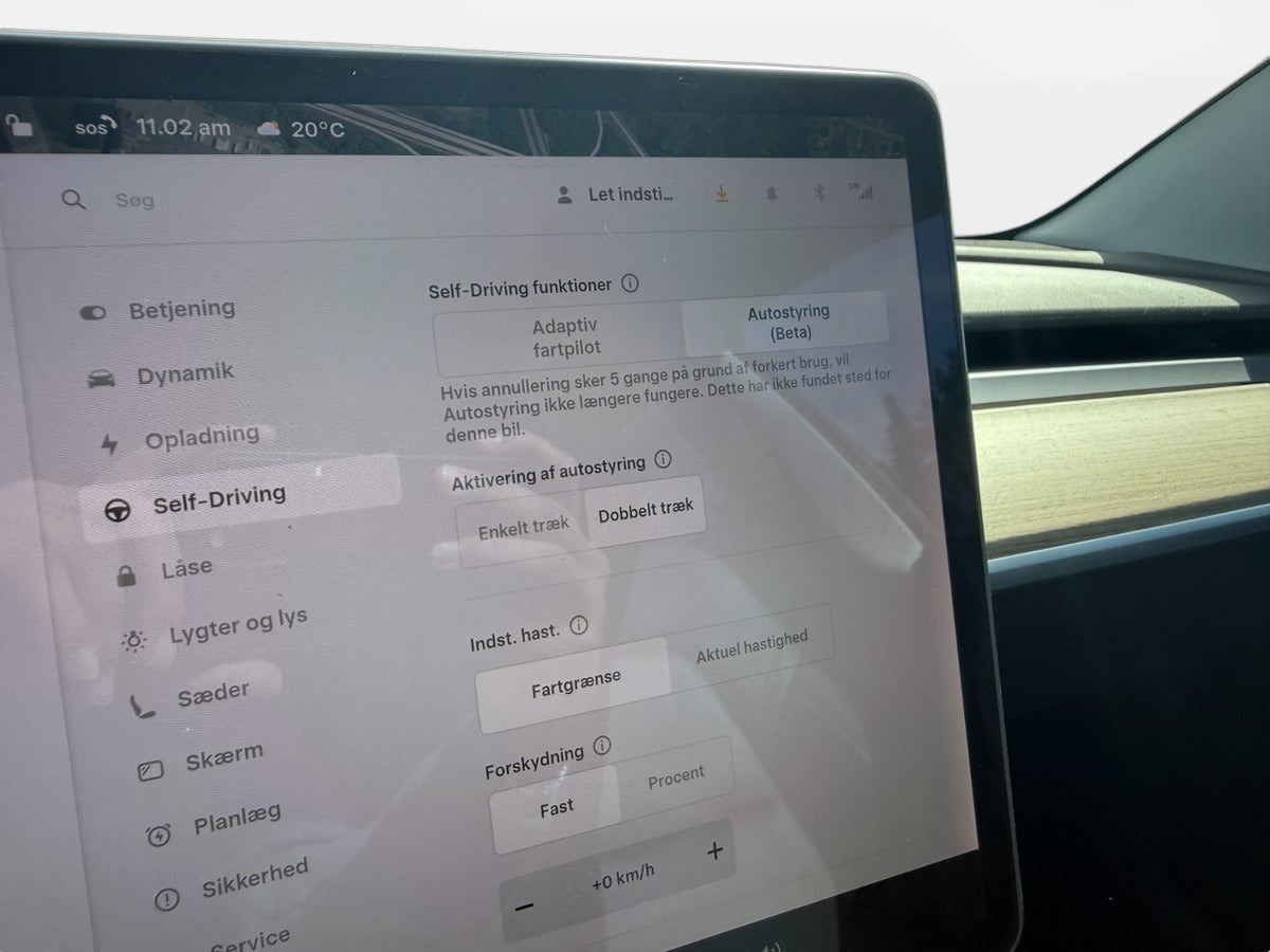 Grå Tesla Model 3 fra 2019