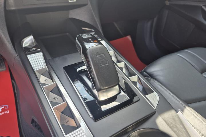 Hvid DS DS 3 CrossBack fra 2022
