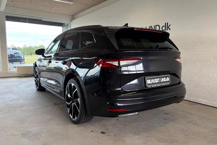 Sort Skoda Enyaq fra 2023