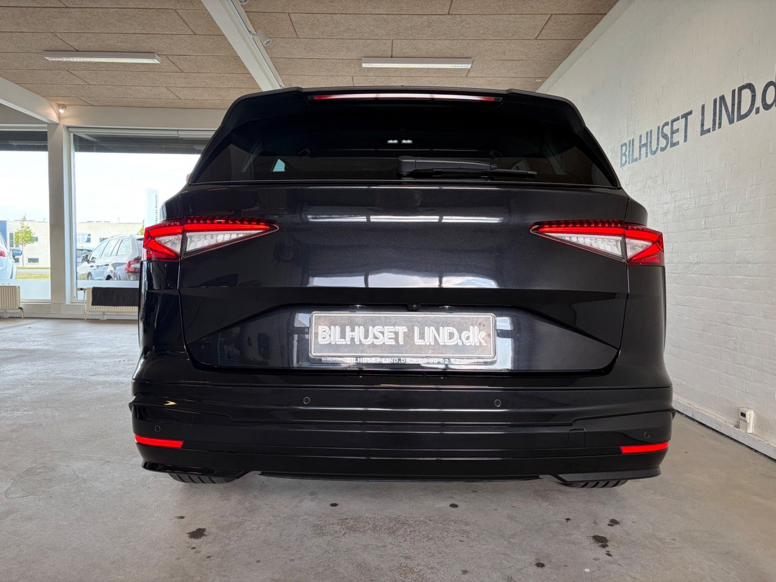 Sort Skoda Enyaq fra 2023