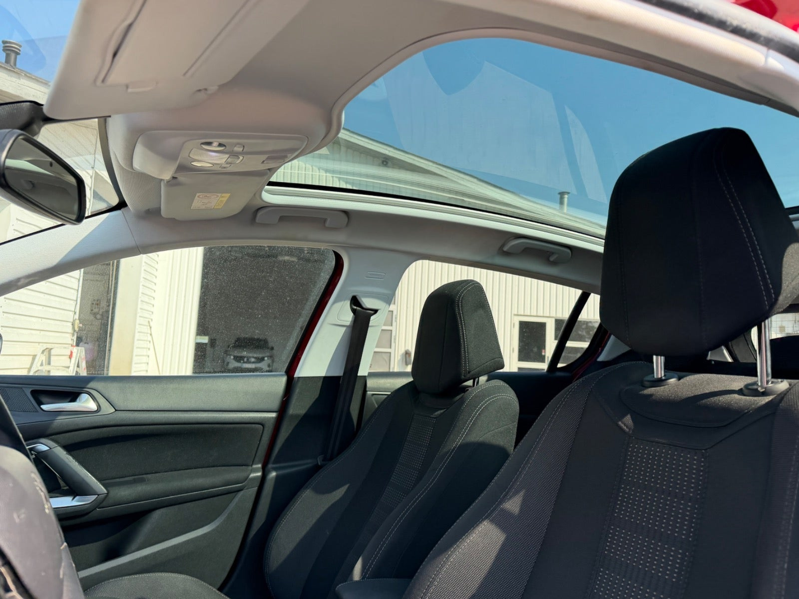 Rød Peugeot 308 fra 2018