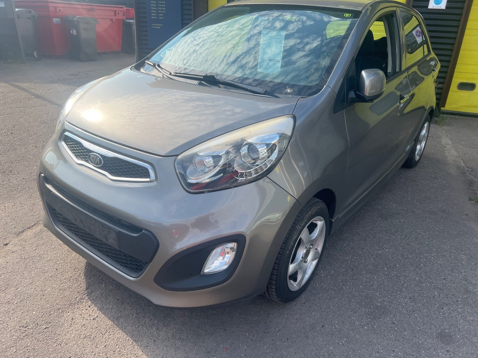 Grå Kia Picanto fra 2012