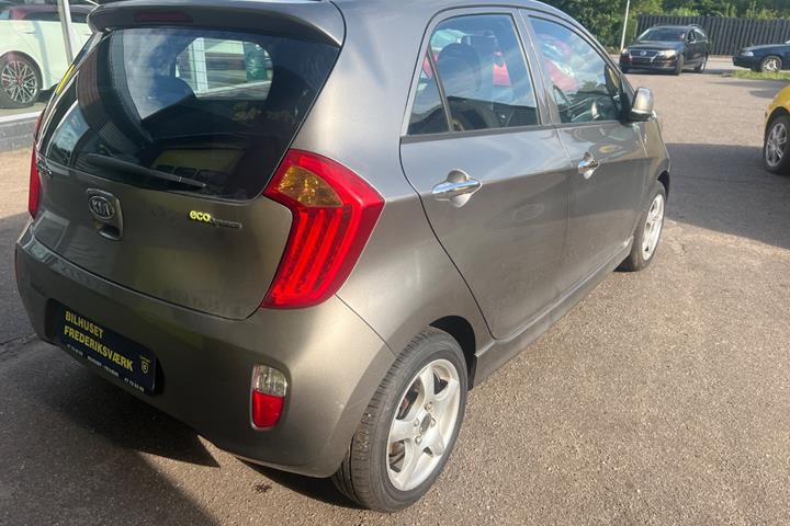 Grå Kia Picanto fra 2012