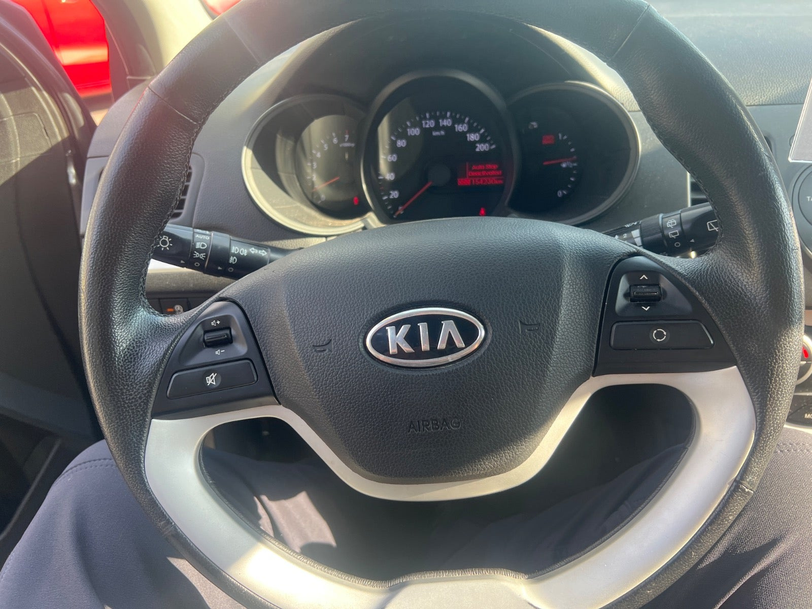 Grå Kia Picanto fra 2012
