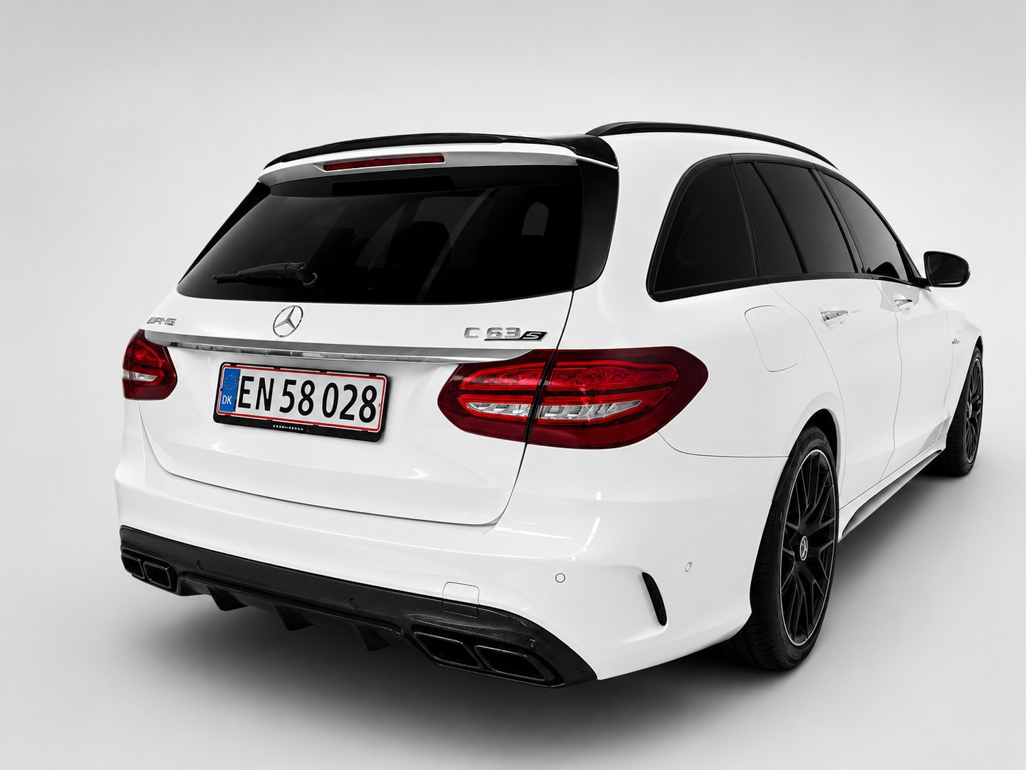 Hvid Mercedes - fra 2017