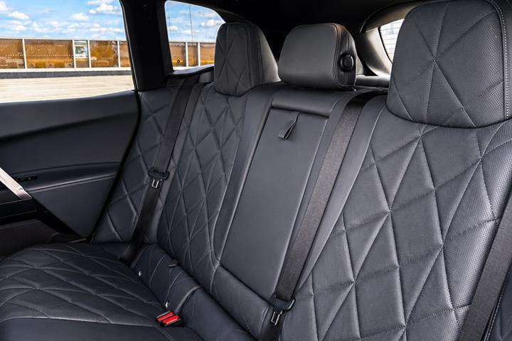Grå BMW iX fra 2021