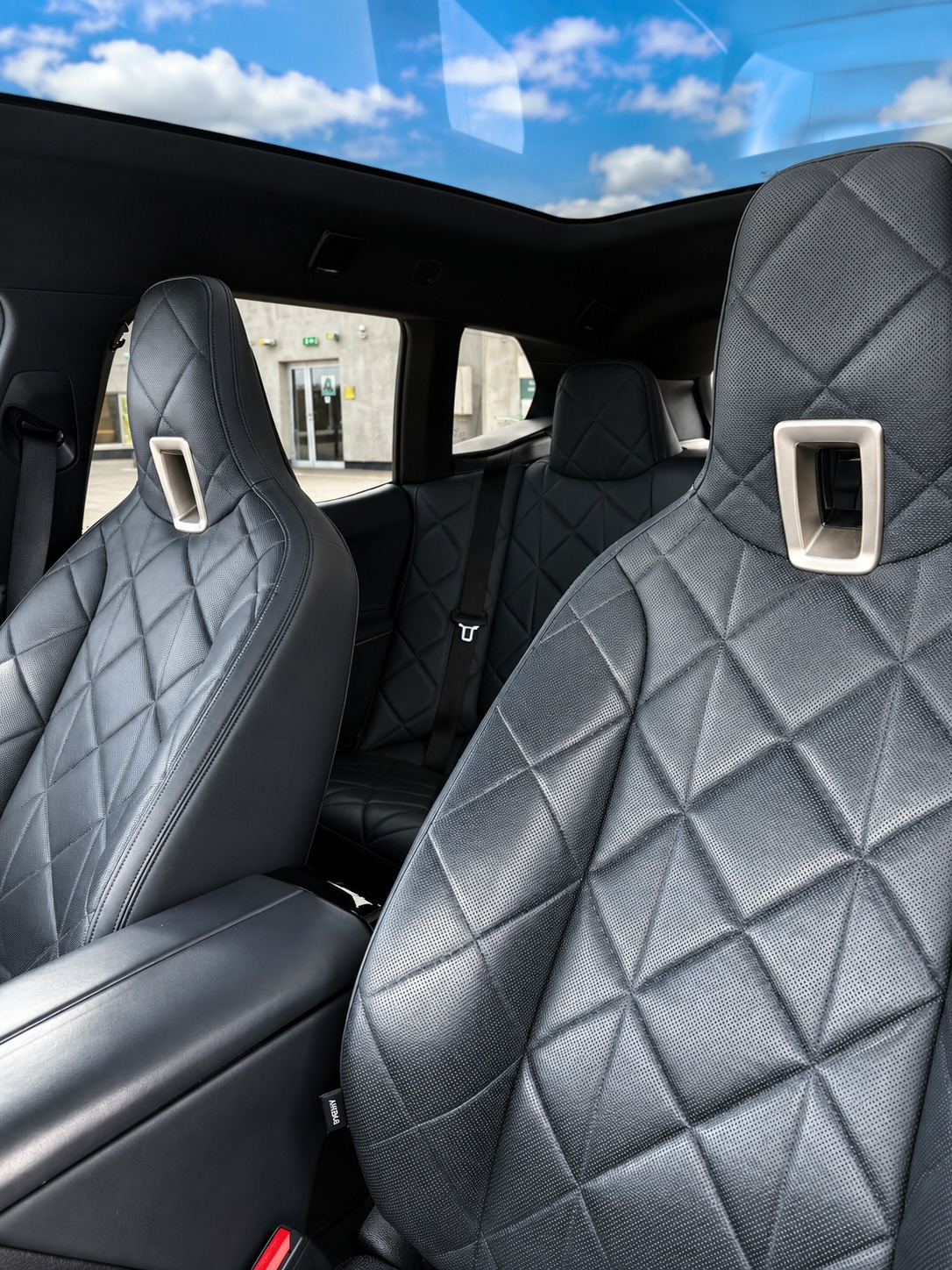 Grå BMW iX fra 2021
