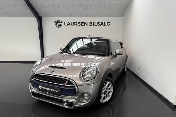 Sølv Mini Cooper S fra 2016