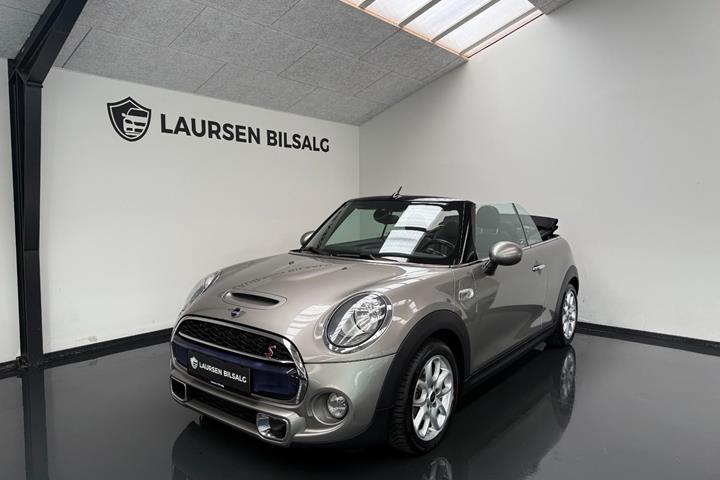 Sølv Mini Cooper S fra 2016