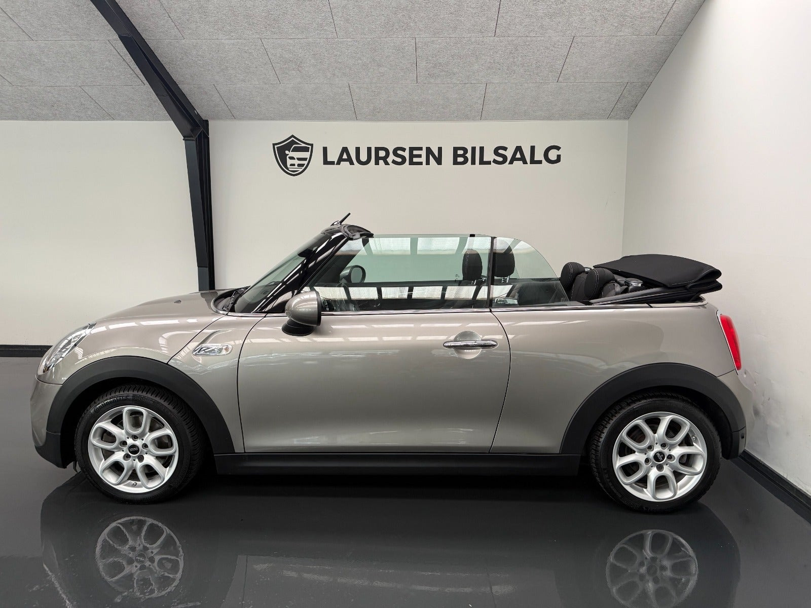 Sølv Mini Cooper S fra 2016