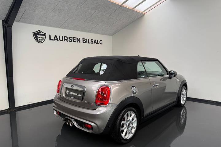 Sølv Mini Cooper S fra 2016