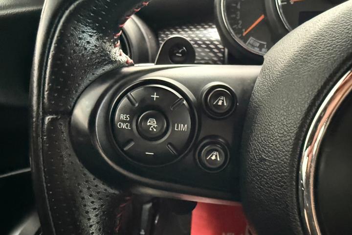 Sølv Mini Cooper S fra 2016