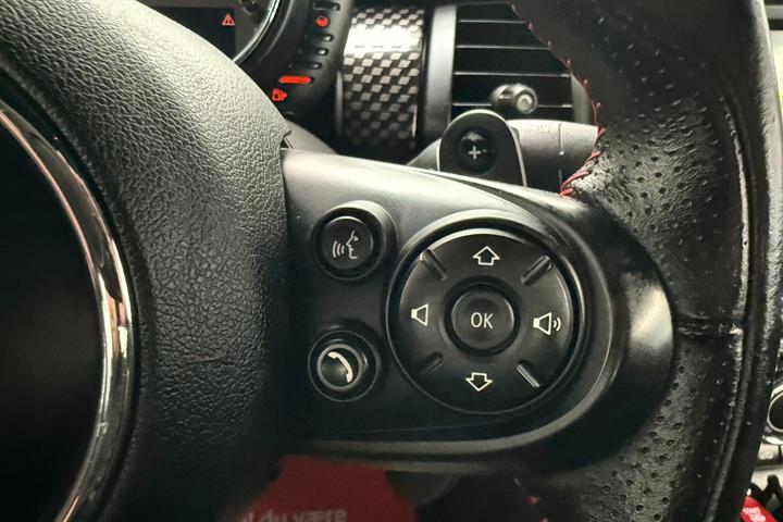 Sølv Mini Cooper S fra 2016