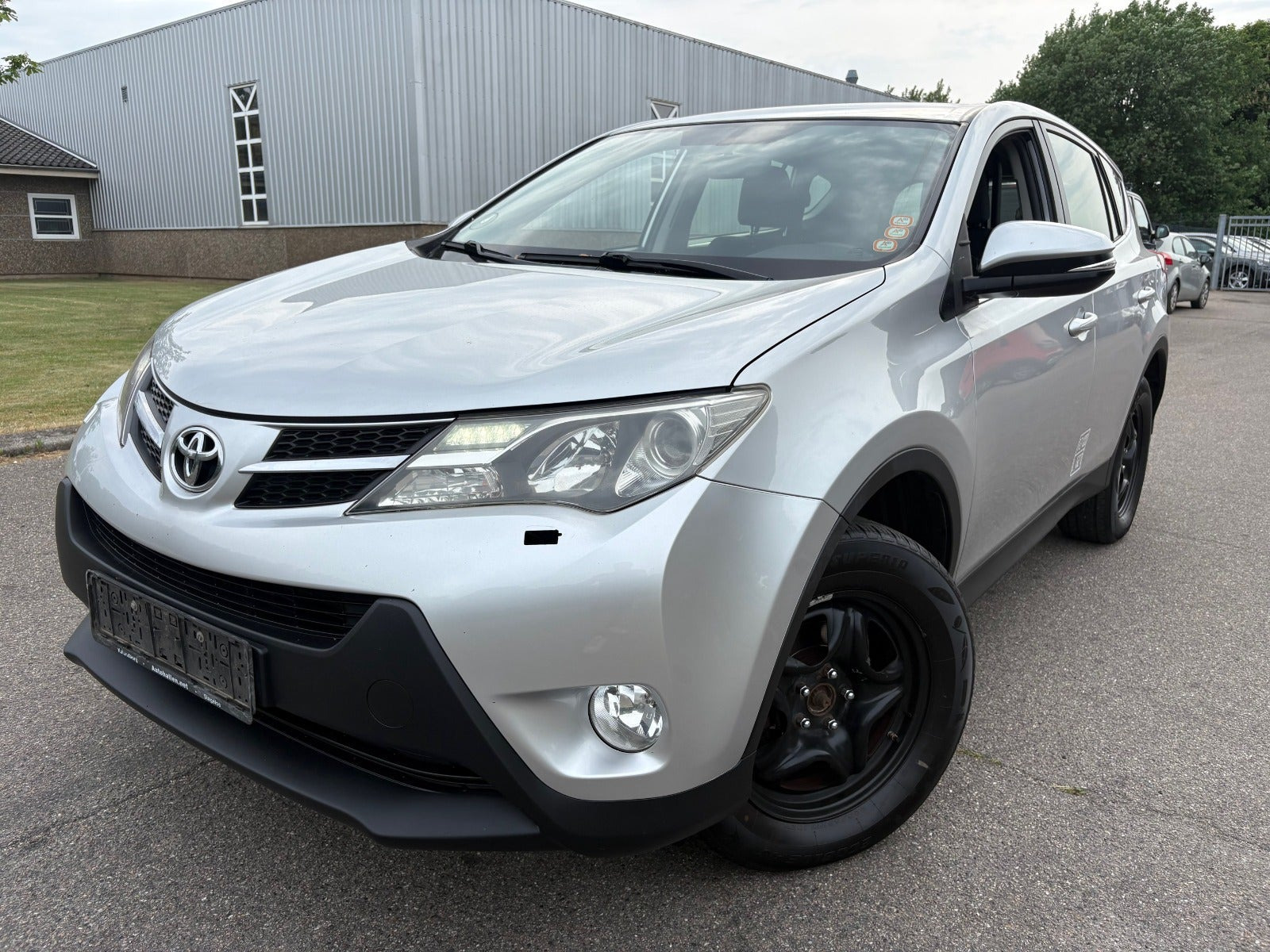 Sølv Toyota RAV4 fra 2014