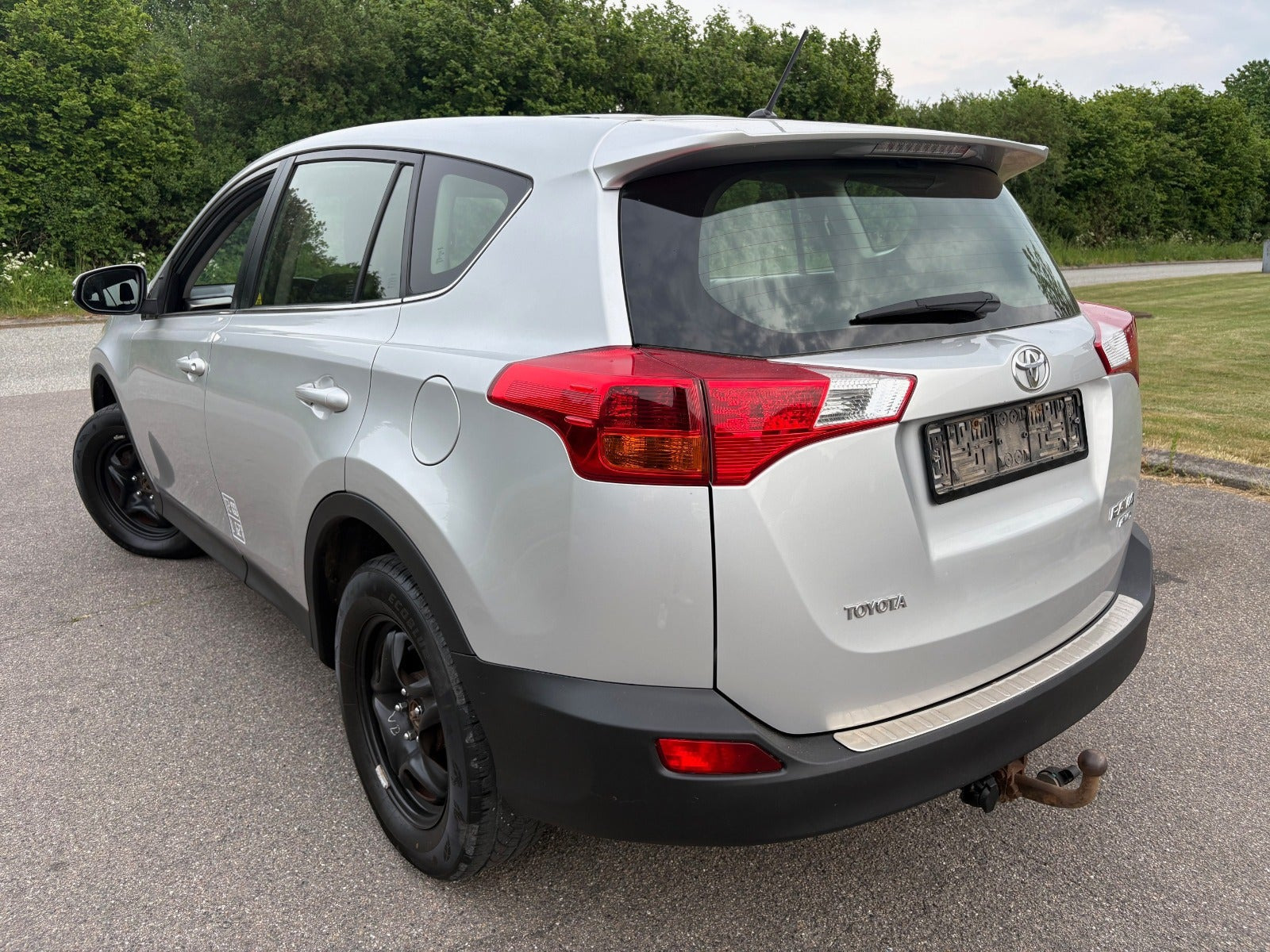 Sølv Toyota RAV4 fra 2014