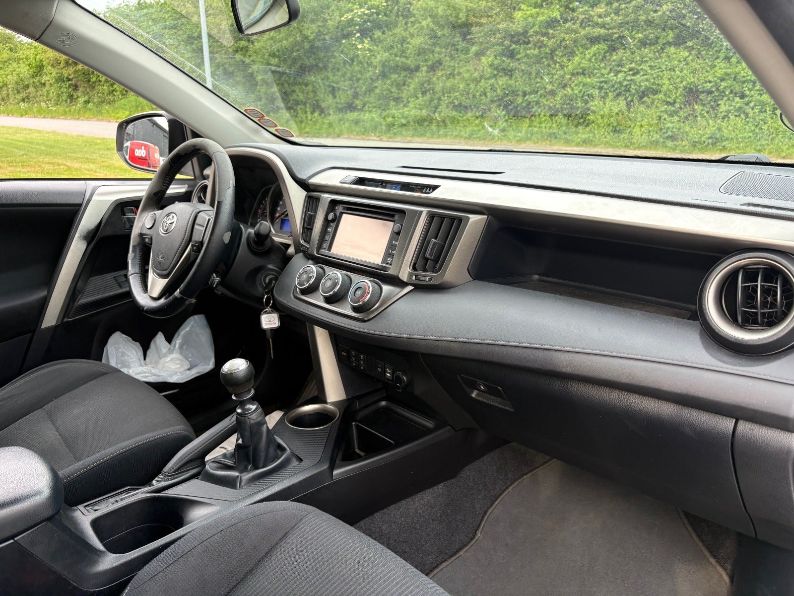 Sølv Toyota RAV4 fra 2014