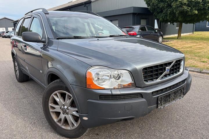 Grå Volvo XC90 fra 2006