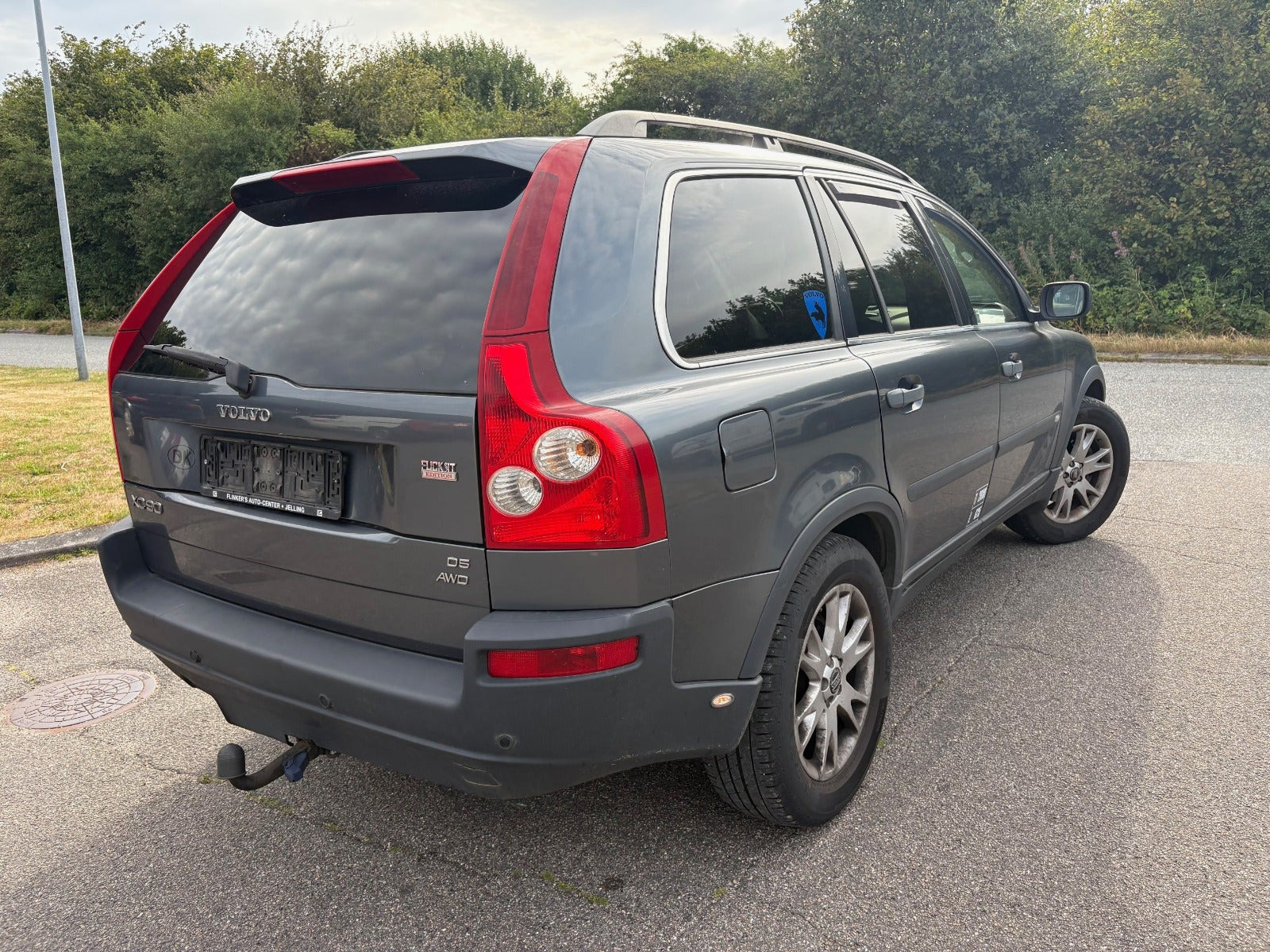 Grå Volvo XC90 fra 2006