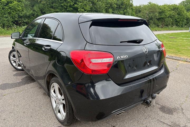 Sort Mercedes A180 fra 2014