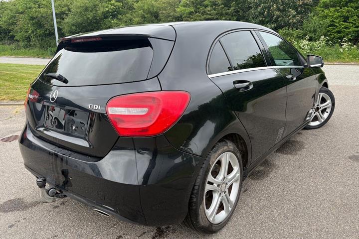 Sort Mercedes A180 fra 2014