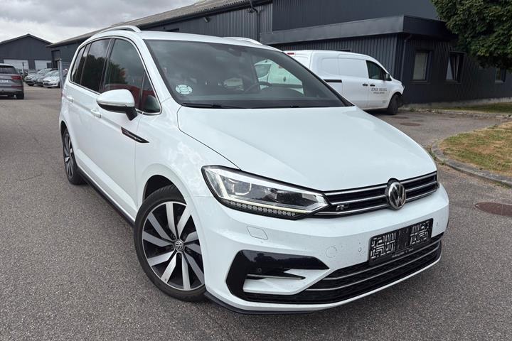 Hvid VW Touran fra 2018