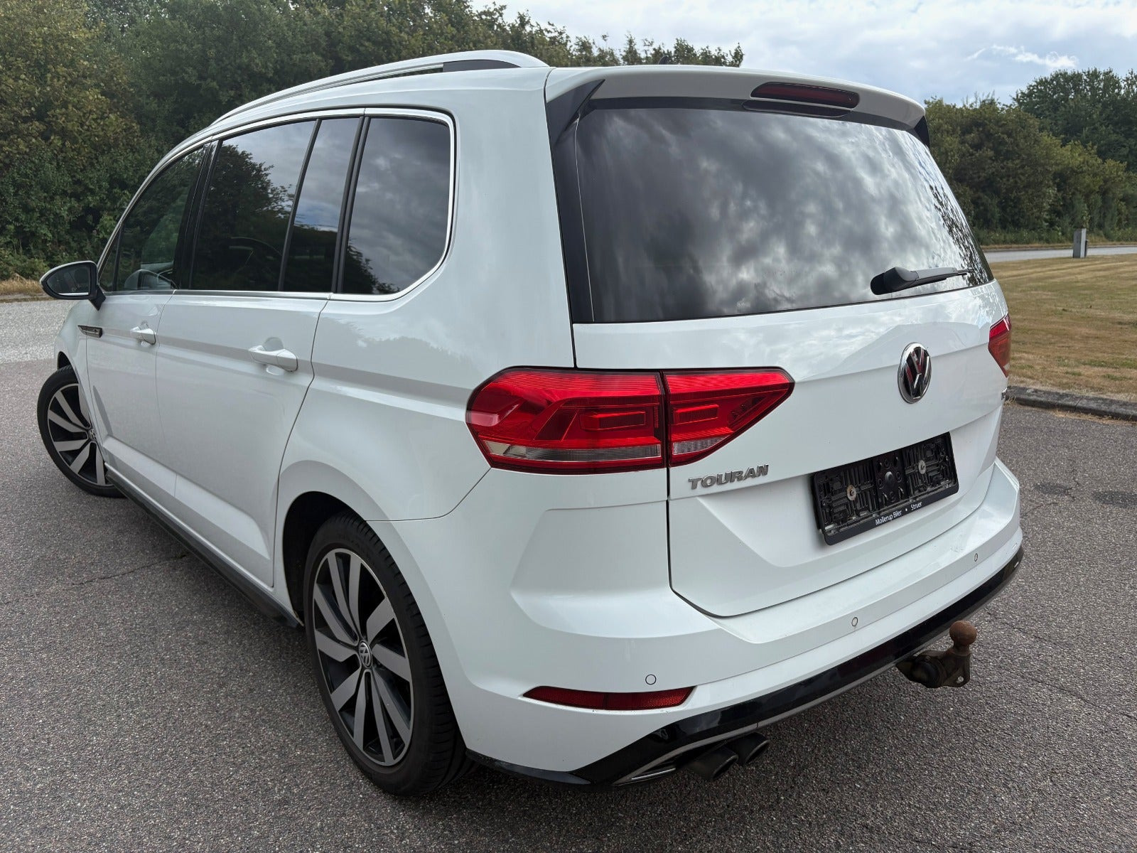 Hvid VW Touran fra 2018