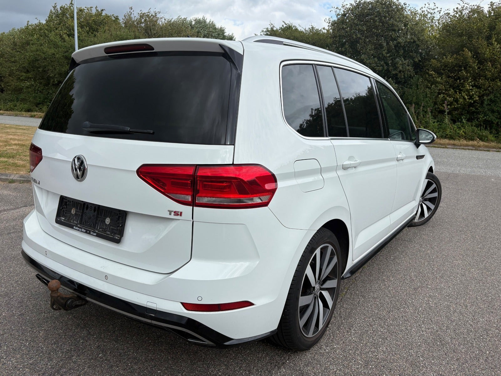 Hvid VW Touran fra 2018