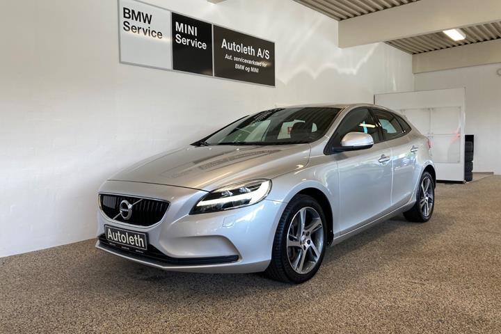 Sølv Volvo V40 fra 2016