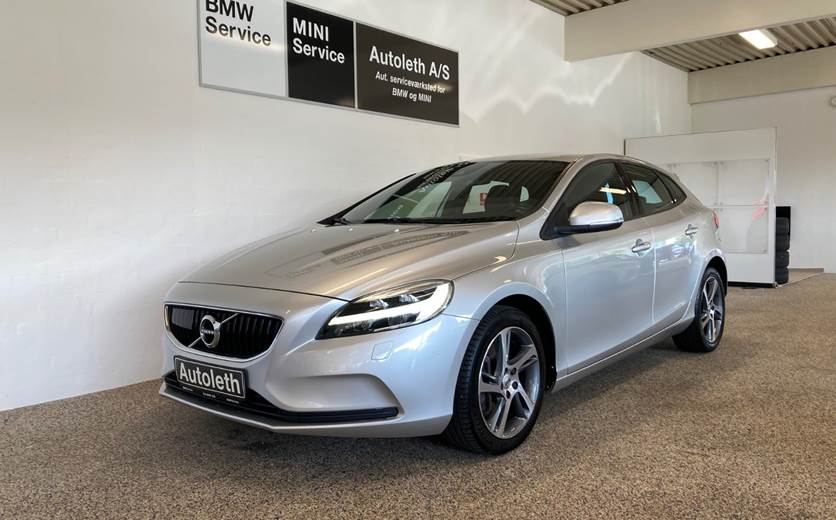 Volvo V40 2,0 D3 150 Momentum aut.
