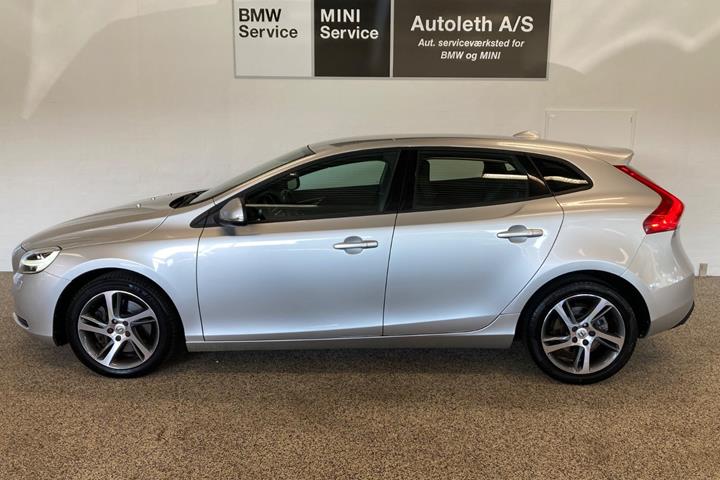 Sølv Volvo V40 fra 2016
