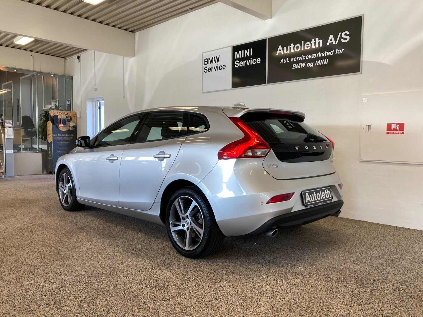 Sølv Volvo V40 fra 2016
