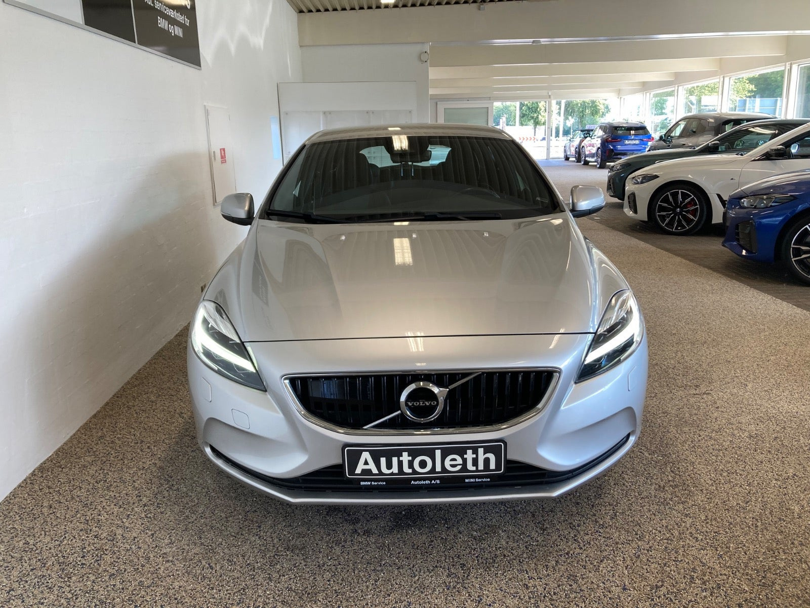 Sølv Volvo V40 fra 2016