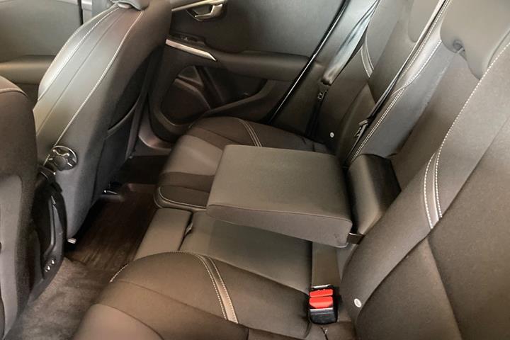 Sølv Volvo V40 fra 2016