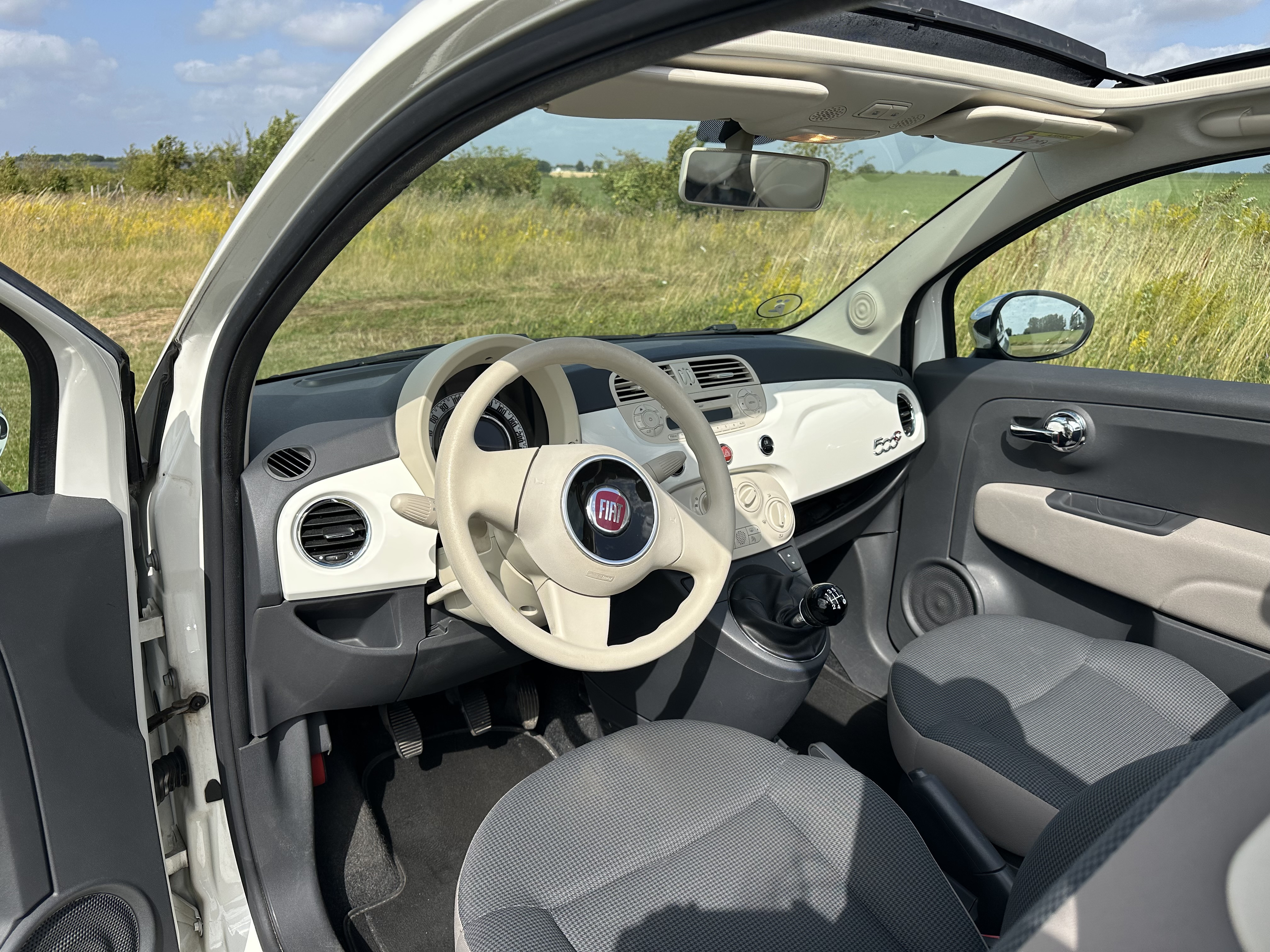 Hvid Fiat 500C fra 2015