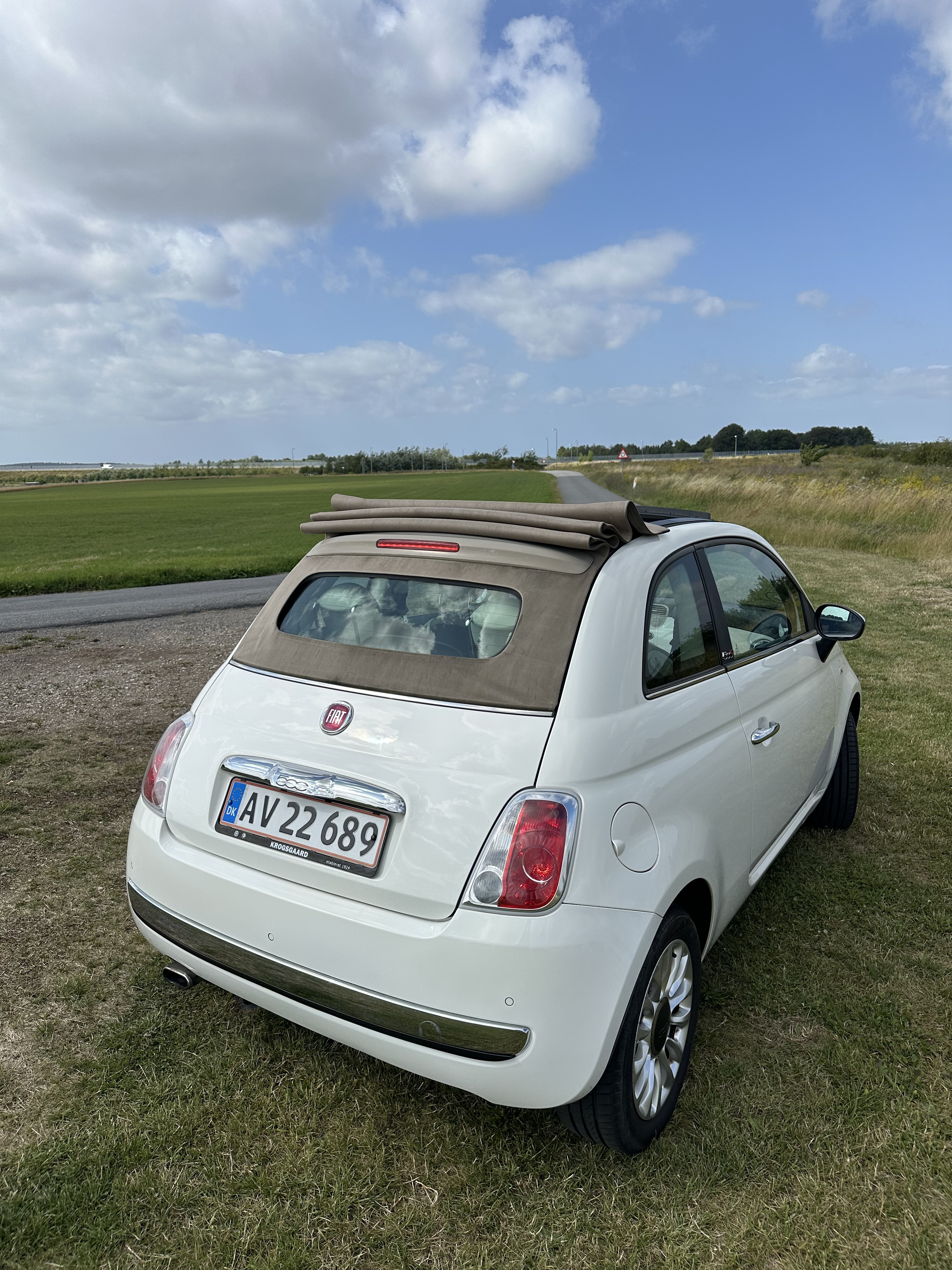 Hvid Fiat 500C fra 2015