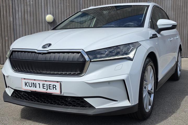 Gul Skoda Enyaq fra 2022