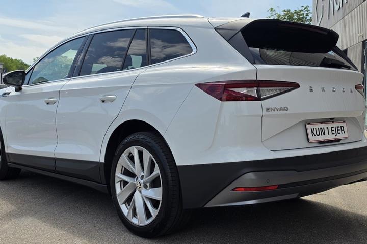 Gul Skoda Enyaq fra 2022