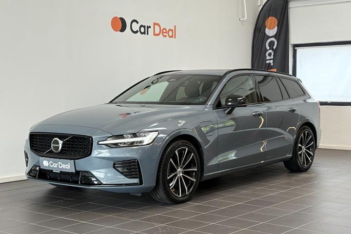 Grå Volvo V60 fra 2023