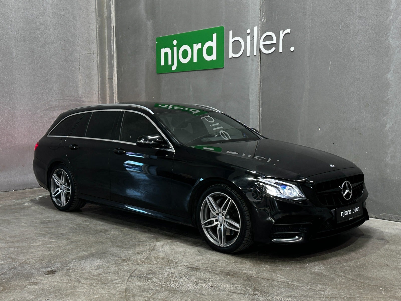 Mercedes E220 d 2,0 AMG Line stc. aut.