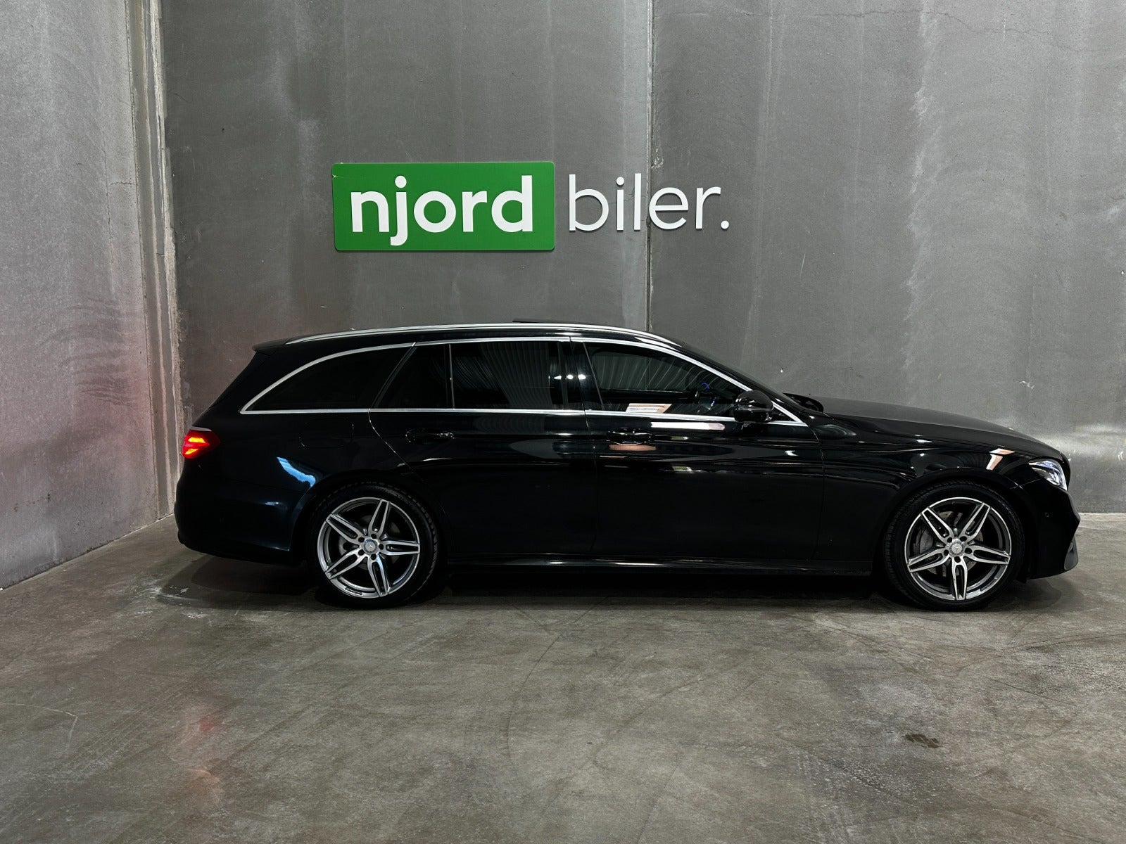 undefined Mercedes E220 d fra 2017