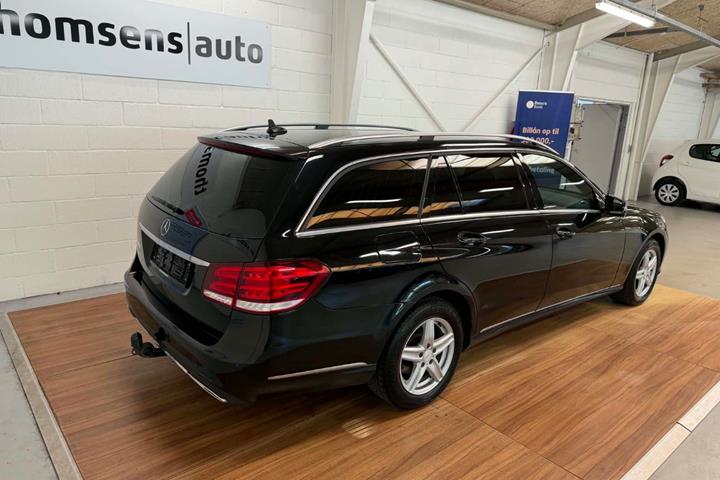 Sort Mercedes E200 fra 2014