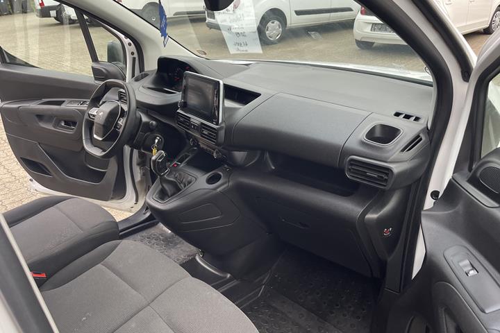 Hvid Peugeot Partner fra 2019