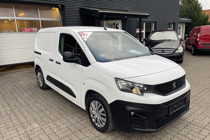 Hvid Peugeot Partner fra 2019