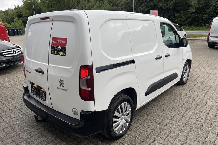Hvid Peugeot Partner fra 2019