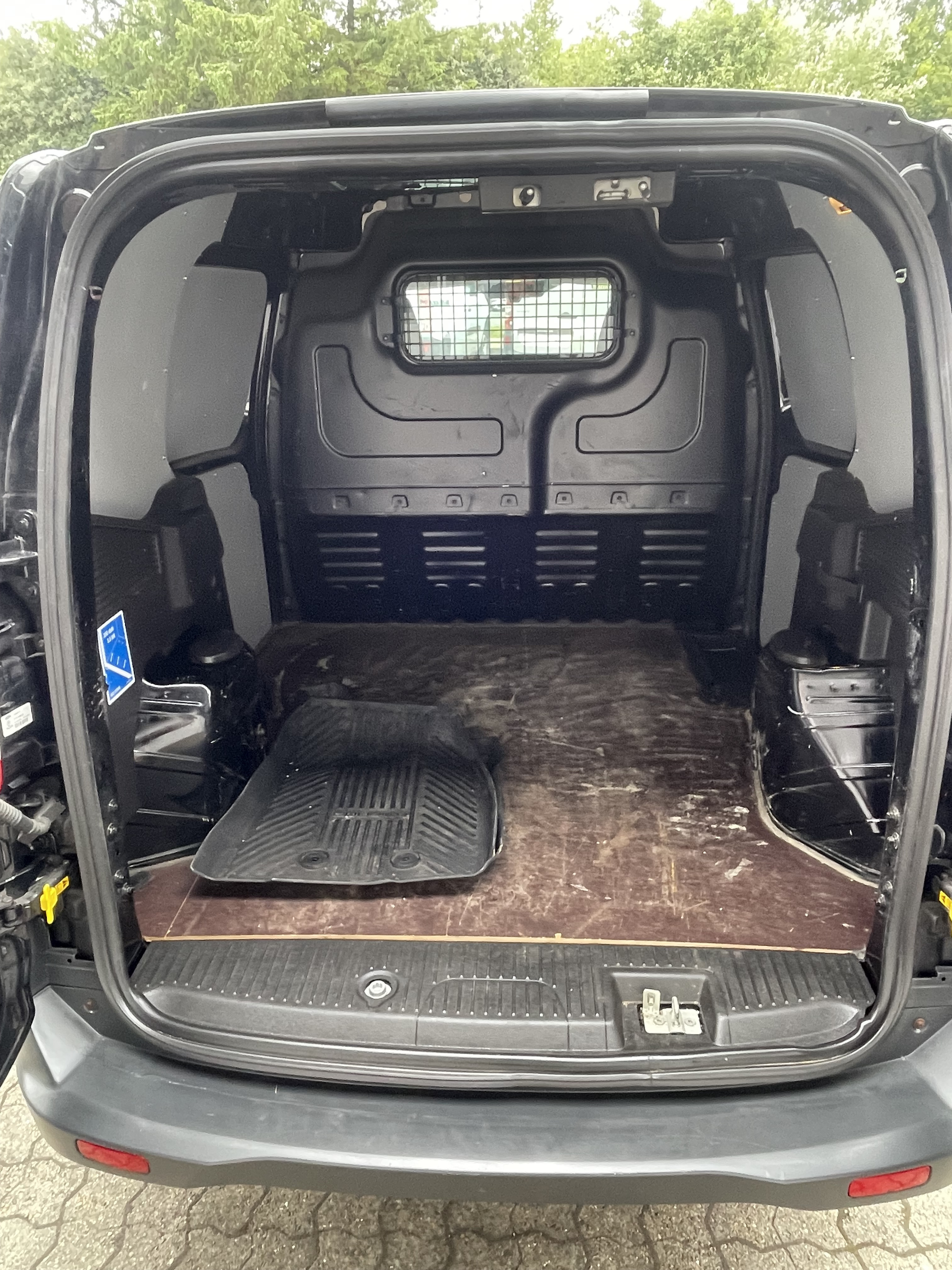 Sort Ford Transit Courier fra 2022