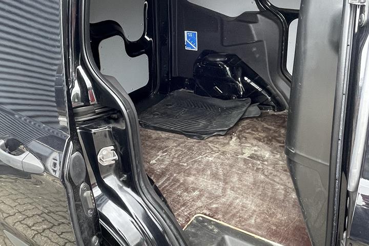 Sort Ford Transit Courier fra 2022