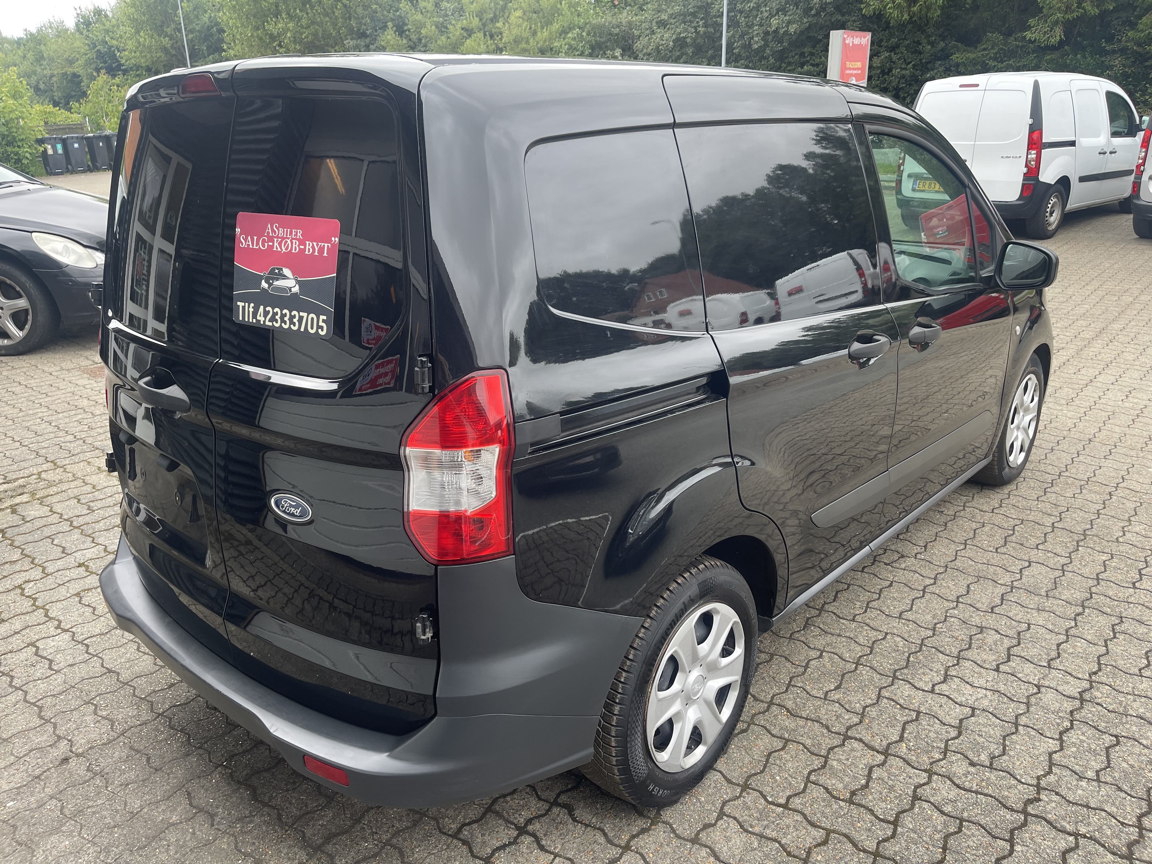 Sort Ford Transit Courier fra 2022