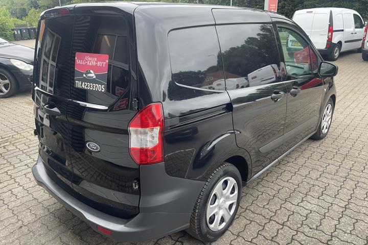 Sort Ford Transit Courier fra 2022